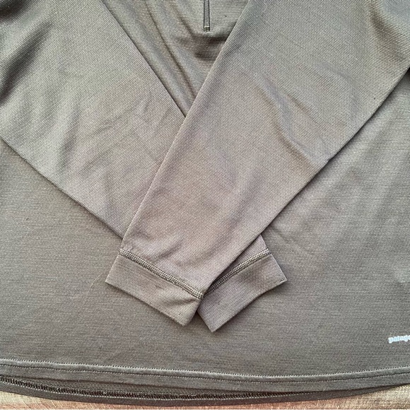 Patagonia Capilene 1/4 Zip Base layer - Picture 6 of 8